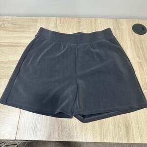 LazyPants Women's Charcoal Luxe Pull On Shorts with Pockets, Sz M